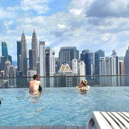 Regalia Suites Klcc View Rooftop Infinity Pool By Angkasa Homes Kuala Lumpur Exterior foto