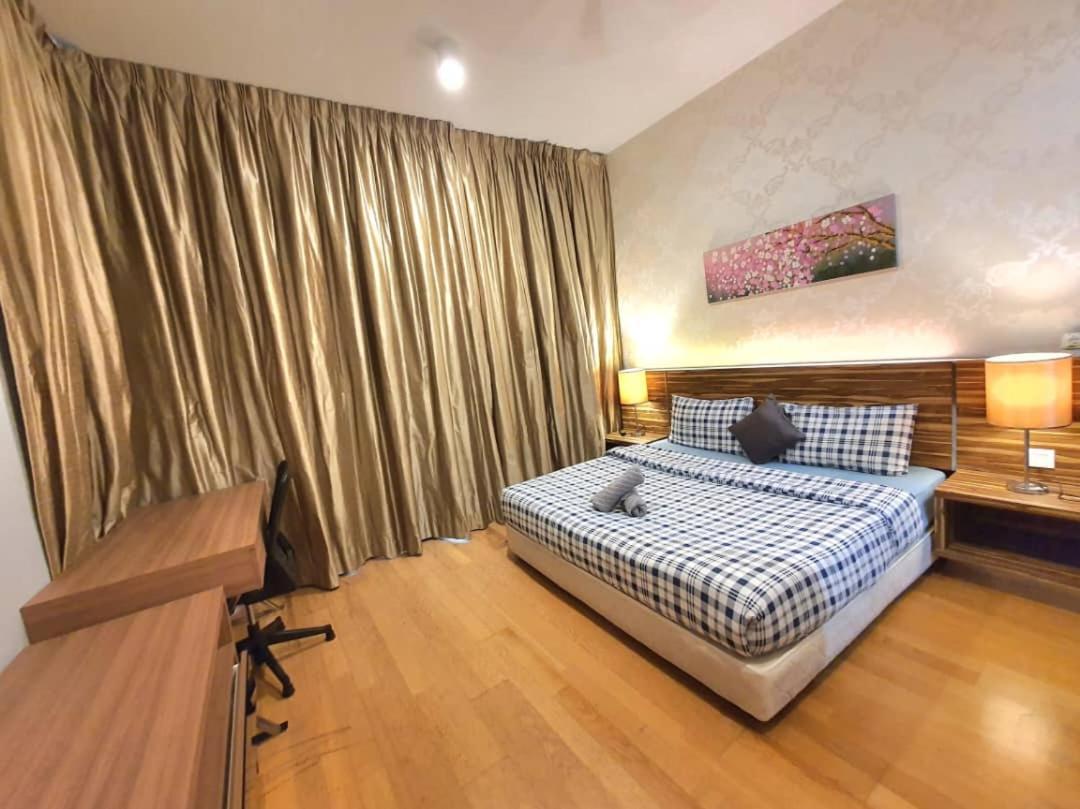 Regalia Suites Klcc View Rooftop Infinity Pool By Angkasa Homes Kuala Lumpur Exterior foto