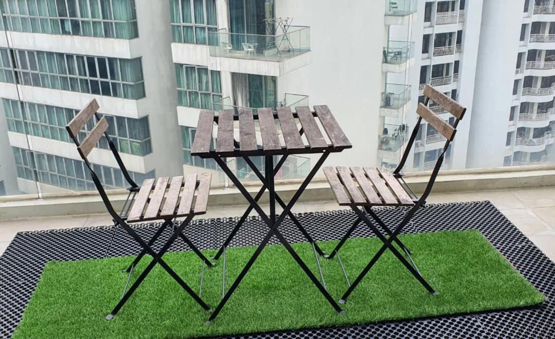 Regalia Suites Klcc View Rooftop Infinity Pool By Angkasa Homes Kuala Lumpur Exterior foto
