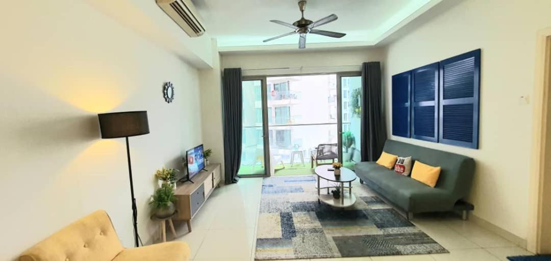 Regalia Suites Klcc View Rooftop Infinity Pool By Angkasa Homes Kuala Lumpur Exterior foto