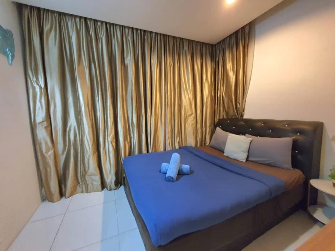 Regalia Suites Klcc View Rooftop Infinity Pool By Angkasa Homes Kuala Lumpur Exterior foto